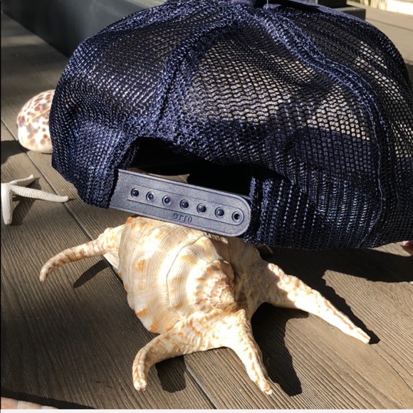 🌴🔥FREE...WITH LARGE BUNDLE🔥🌴 - Picture 4 of 5